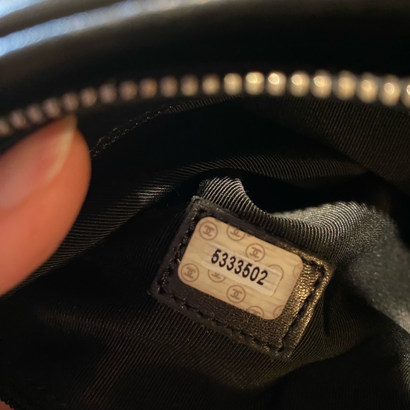 Pre loved vintage authentic Chanel tote bag - Picture 10 of 15